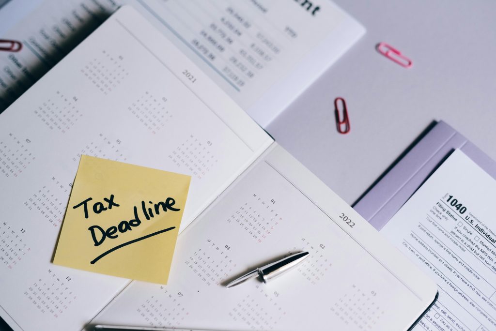 Hulljady tax deadlines April 2026